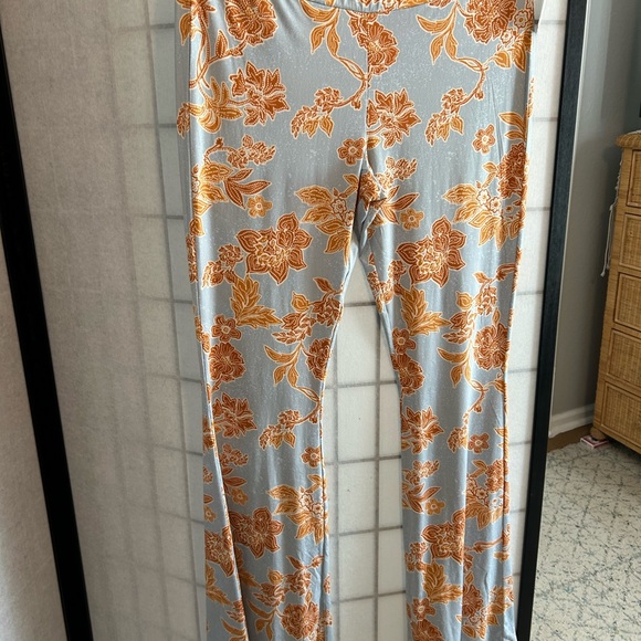 FREE PEOPLE FLARES! Light blue, Laney Wilson style - Picture 2 of 6